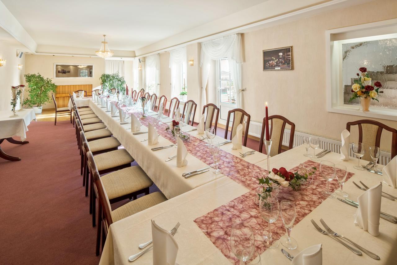 Hotel Rabennest 라베나우 외부 사진